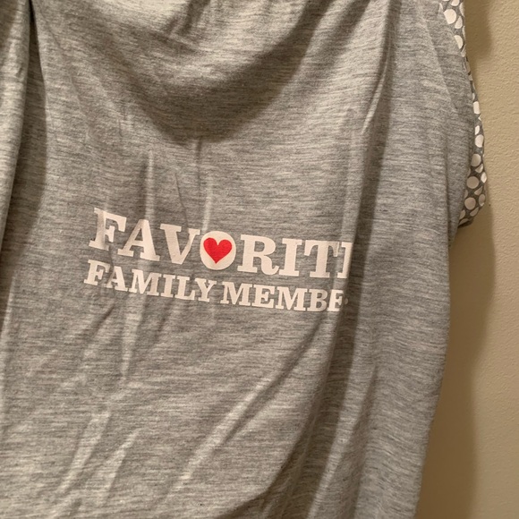 NWT Dog t shirt size large "Favorite family member.." - Picture 2 of 5